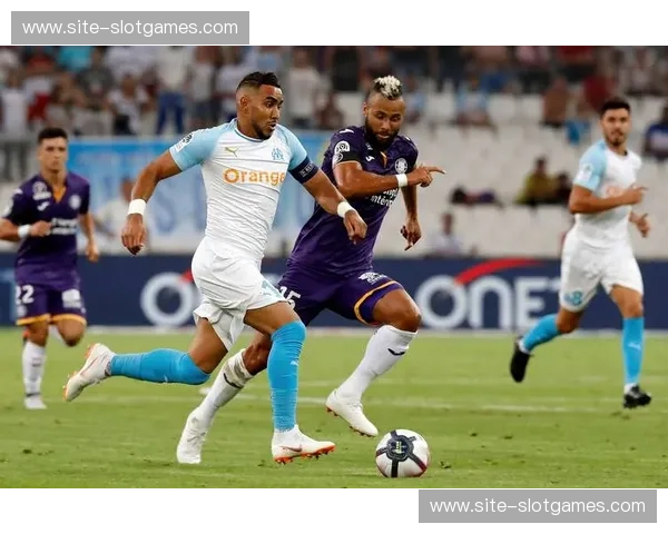 马赛贝耶植入纵向紧凑理念 边后卫边锋错位配合造局部优势